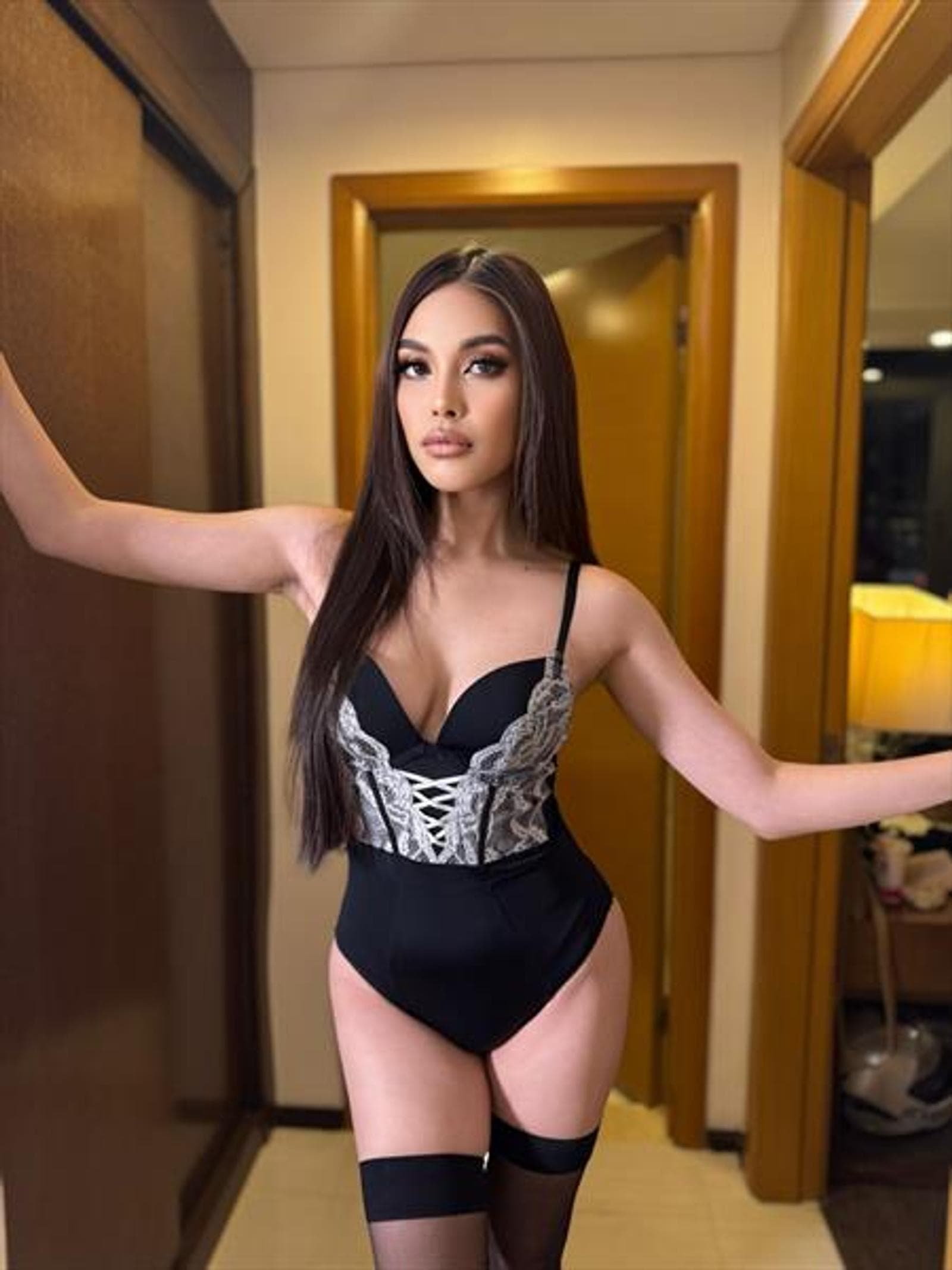 Angele, 24, escort in Hong Kong — black hair, 164 cm (photo 5 of 5)