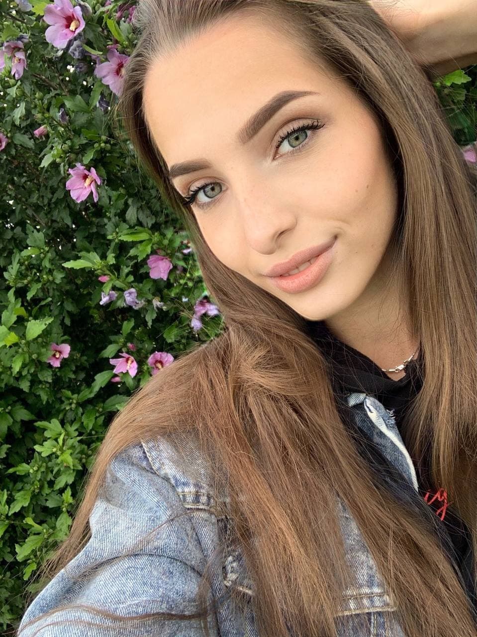 Elaina, 24, escort in Dubai — brown hair (photo 6 of 6)