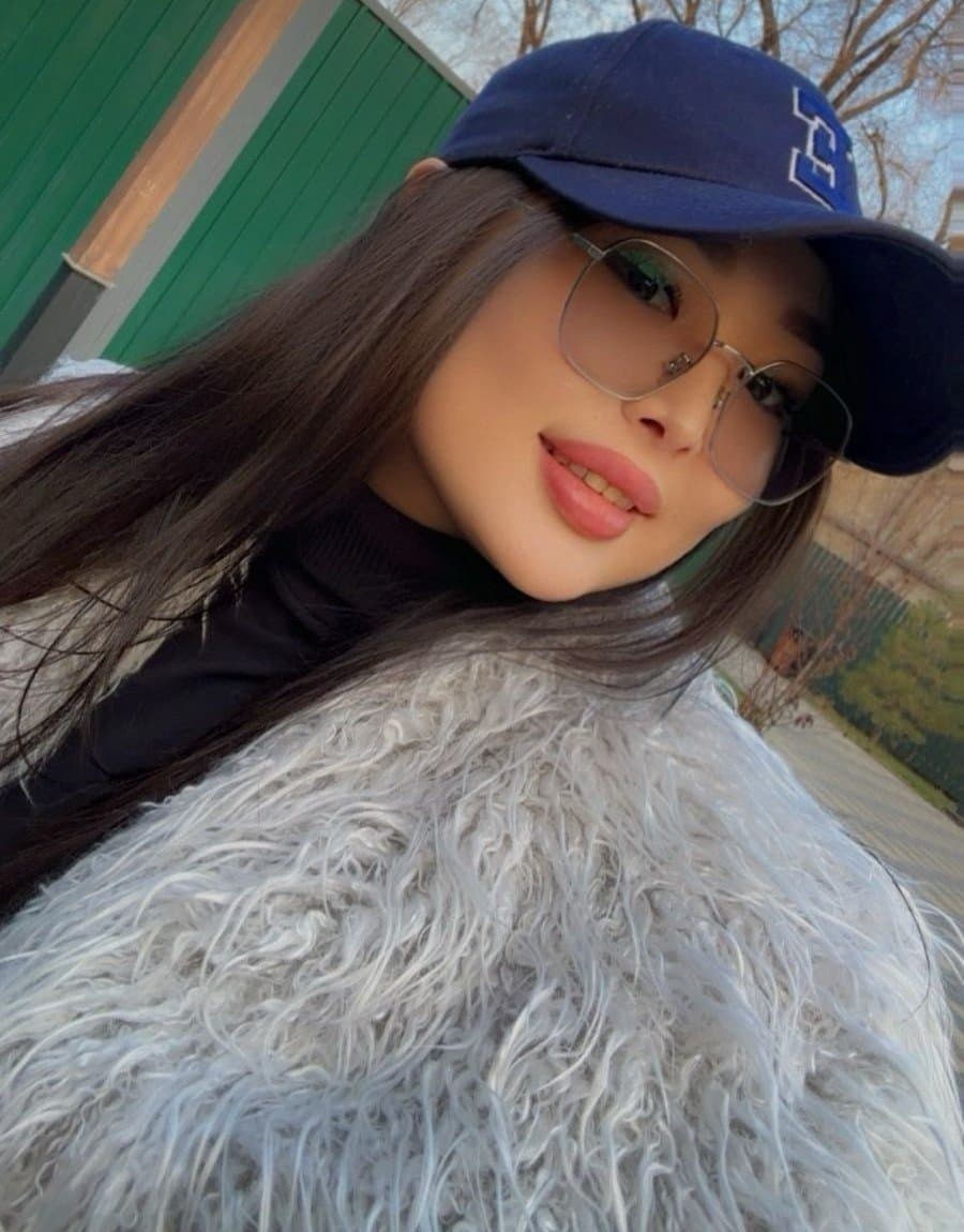 Balnur, 27, escort in Almaty — black hair, Kazakh (photo 1 of 10)