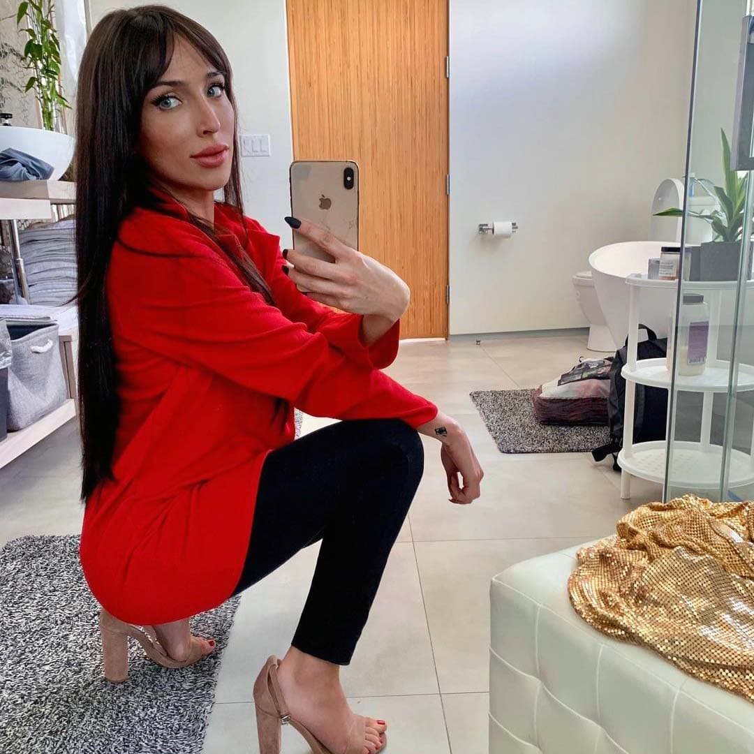 Nevena, 22, escort in Moscow — brown hair, 172 cm (photo 1 of 10)