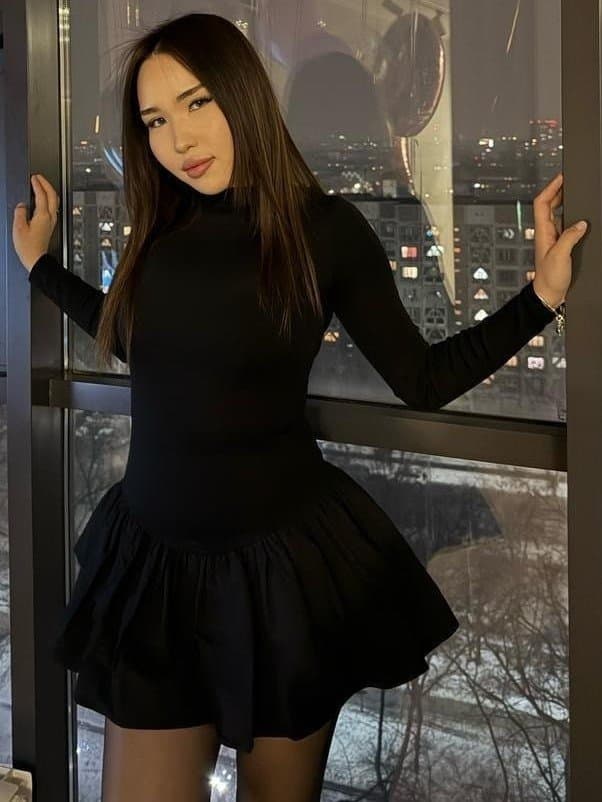Farangiz, 26, escort in Astana — black hair, Kazakh (photo 4 of 7)
