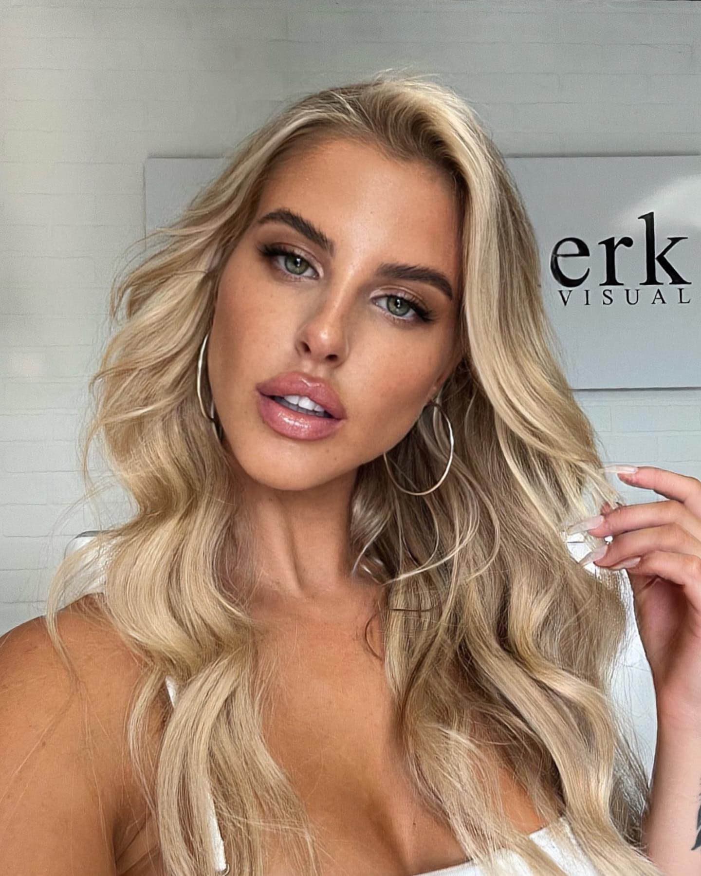 Evgenia, 23, escort in Moscow — 178 cm, blonde hair (photo 4 of 10)