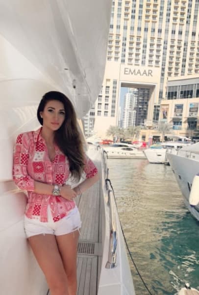 Polly, 31, escort in Dubai (photo 3 of 4)