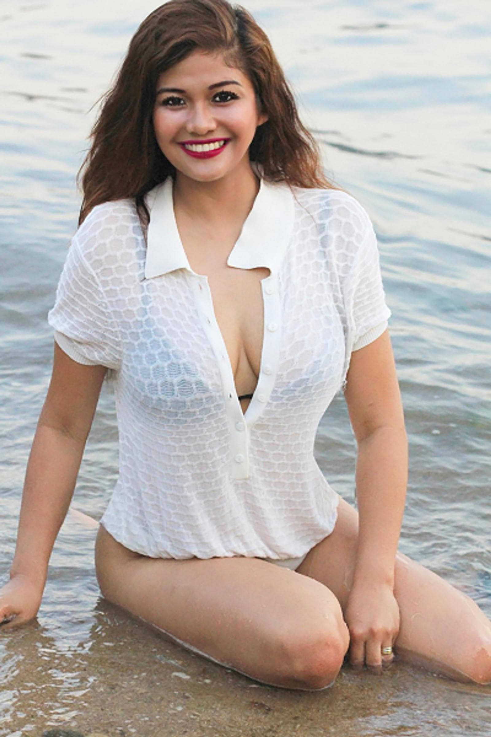 Arantxa, 26, escort in Hong Kong — 167 cm, brown hair (photo 8 of 8)