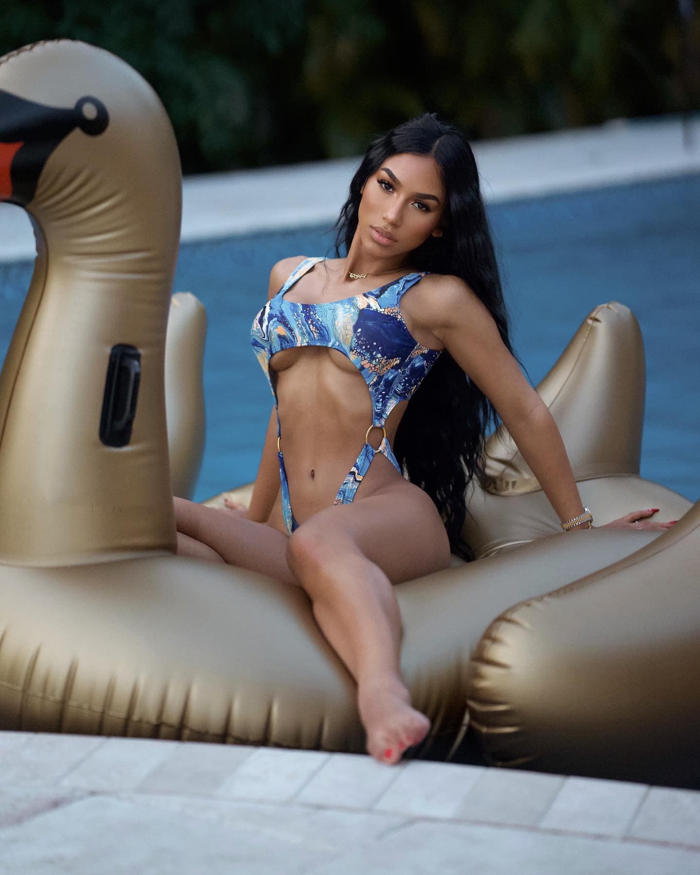 Katya, 22, escort in Moscow — black hair, 177 cm (photo 7 of 10)