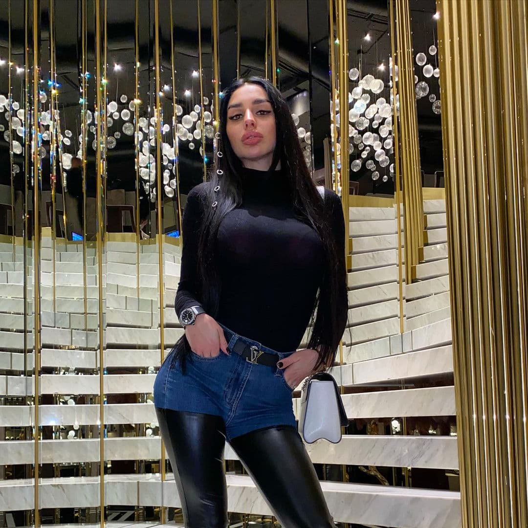 Flora, 27, escort in Dubai — Russian (photo 6 of 7)