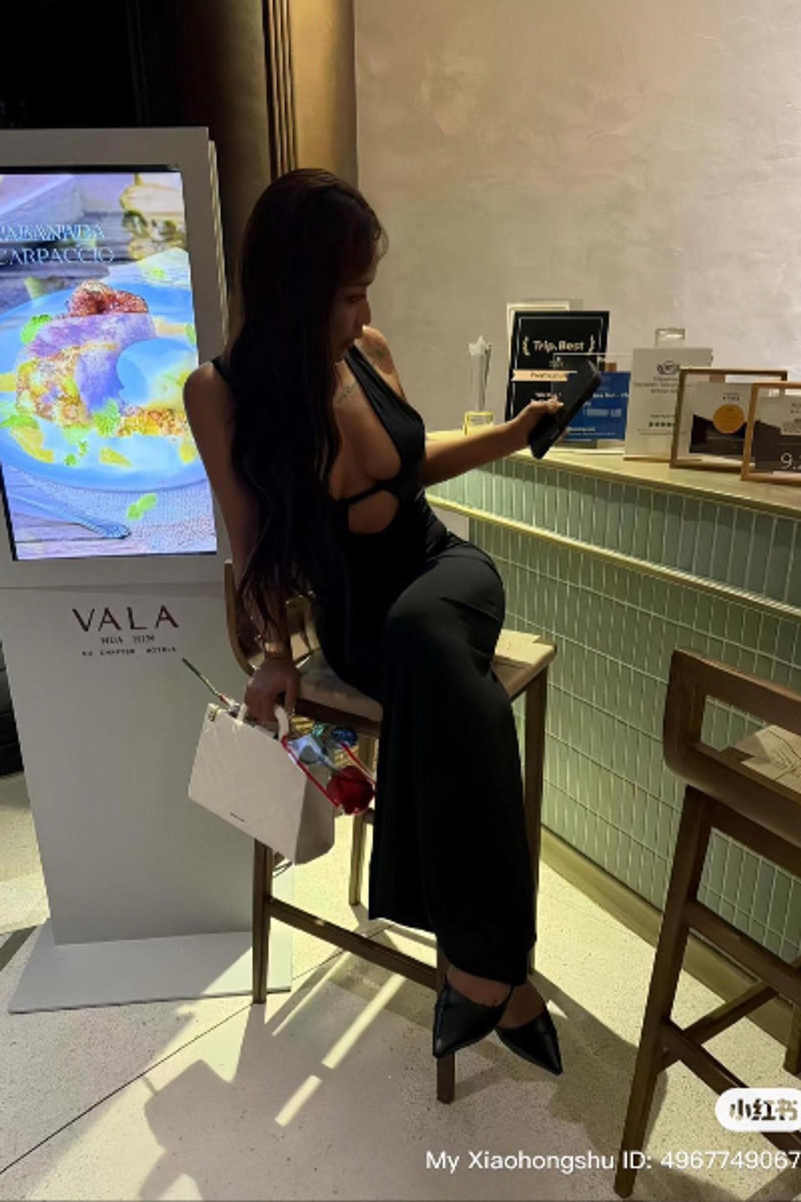Kana, 27, escort in Hong Kong — 162 cm, black hair (photo 2 of 8)