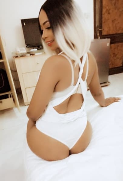 Ainhoa, 28, escort in Dubai — Dominican (photo 4 of 5)