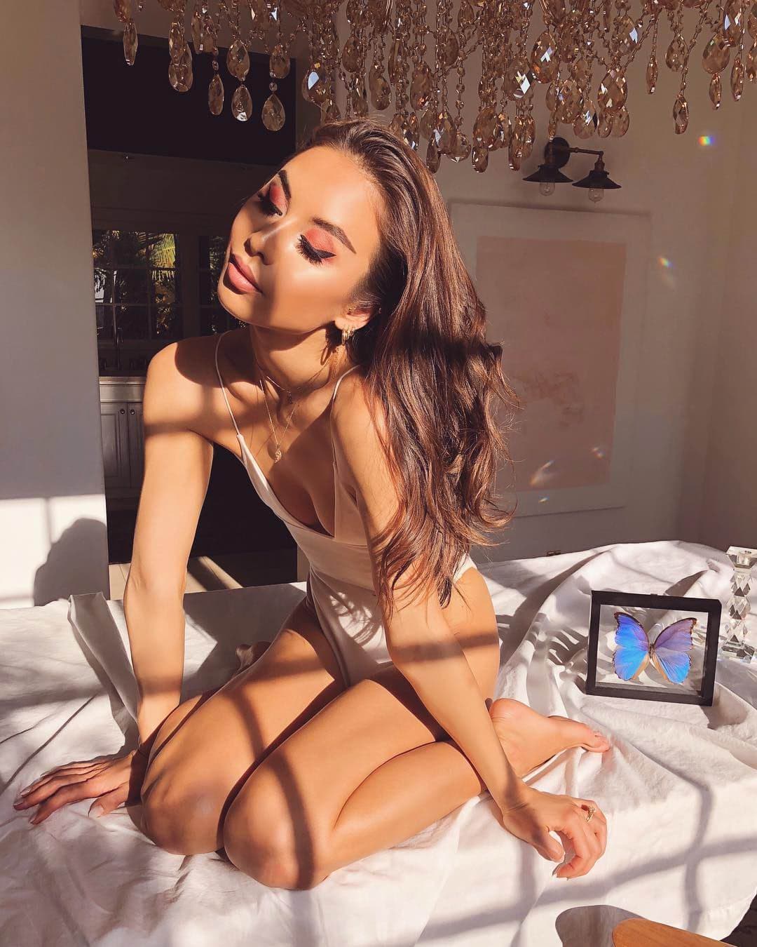 Aileen, 20, escort in Moscow — 174 cm (photo 7 of 10)