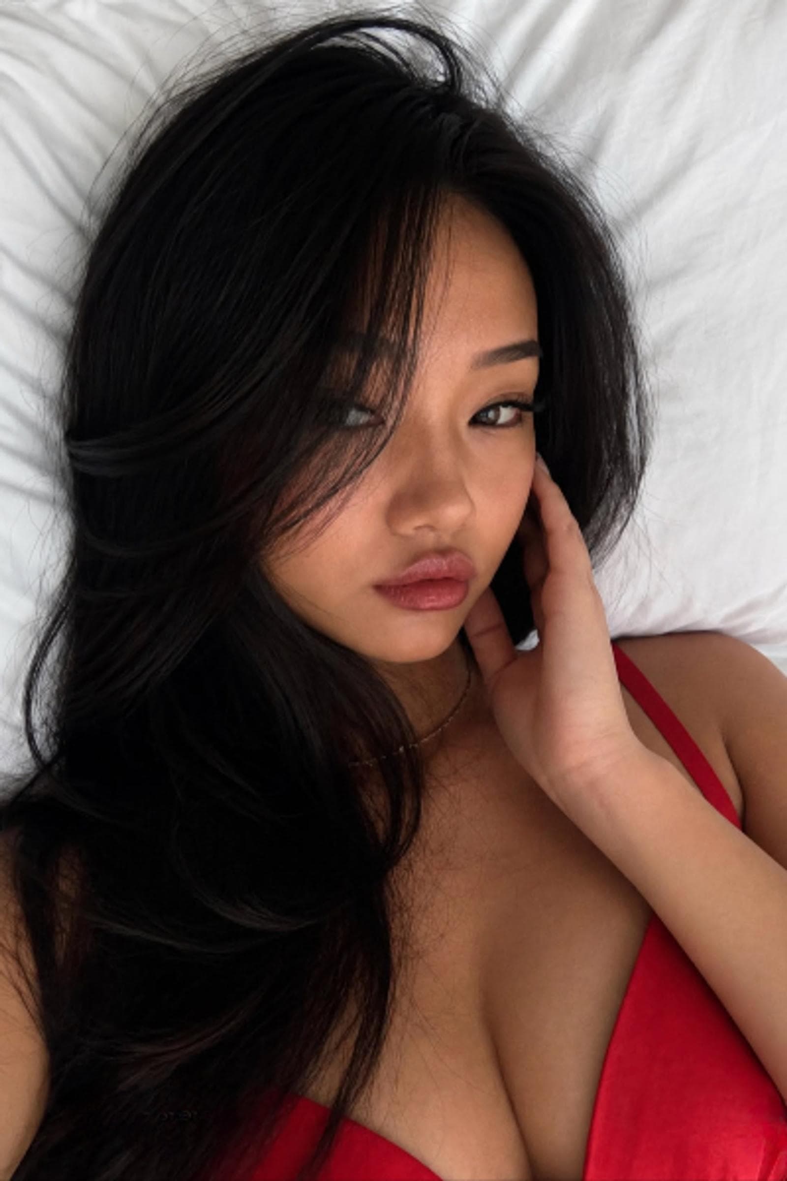 Hina, 22, escort in Hong Kong — 162 cm, black hair (photo 6 of 7)
