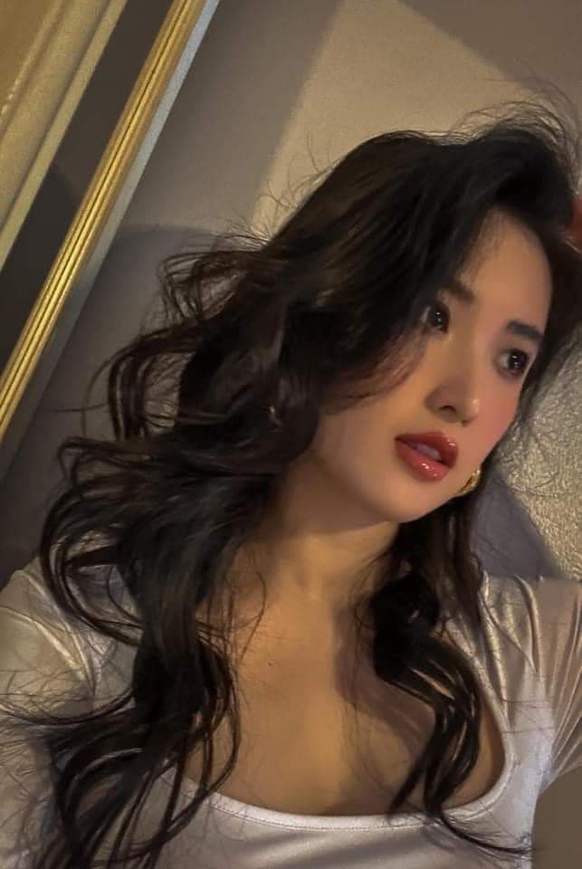 Hailey, 25, escort in Dubai (photo 1 of 3)