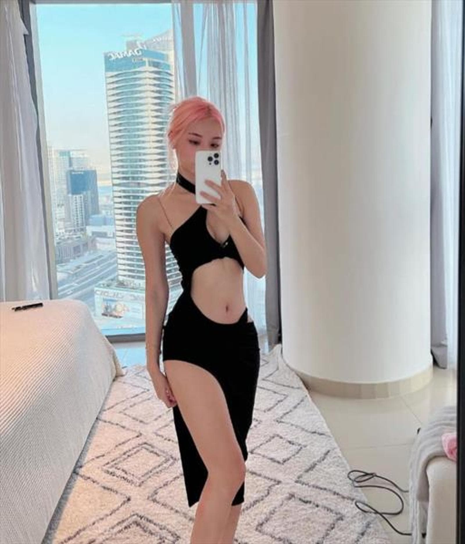 Xiao, 26, escort in Hong Kong — 172 cm, red hair (photo 4 of 6)