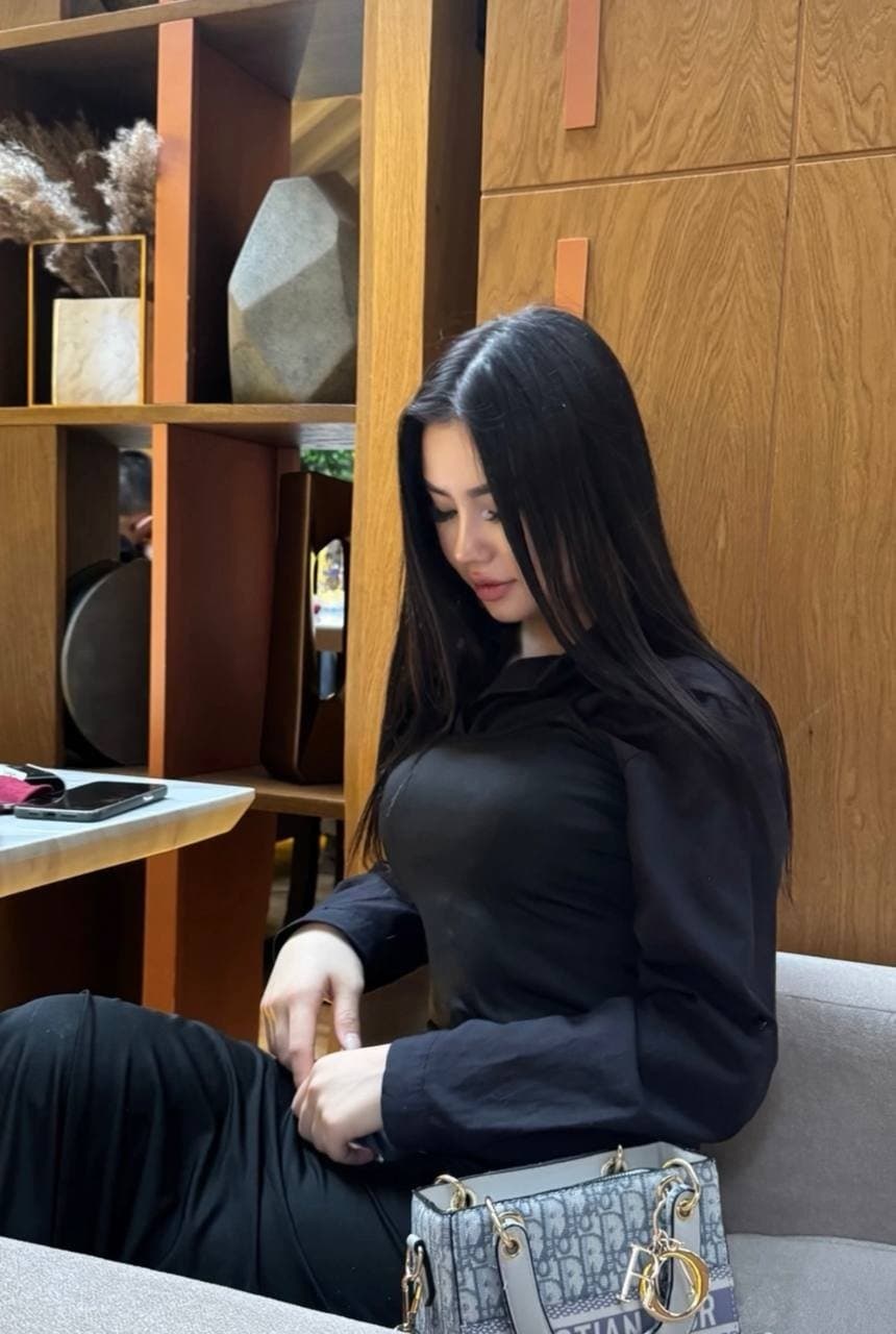 Leyla, 20, escort in Almaty — black hair, 170 cm (photo 7 of 9)