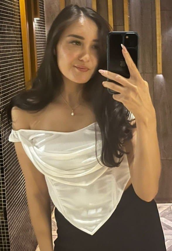 Adina, 28, escort in Almaty — 165 cm, black hair (photo 3 of 9)