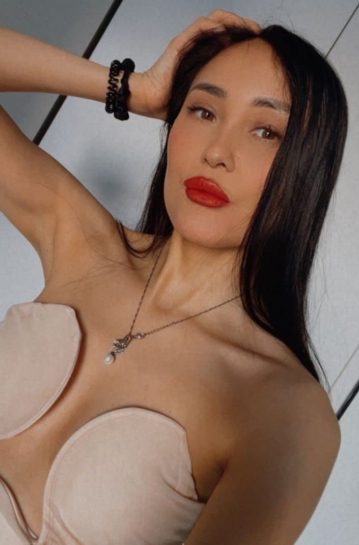 Adina, 28, escort in Almaty — Kazakh, 165 cm (photo 5 of 9)