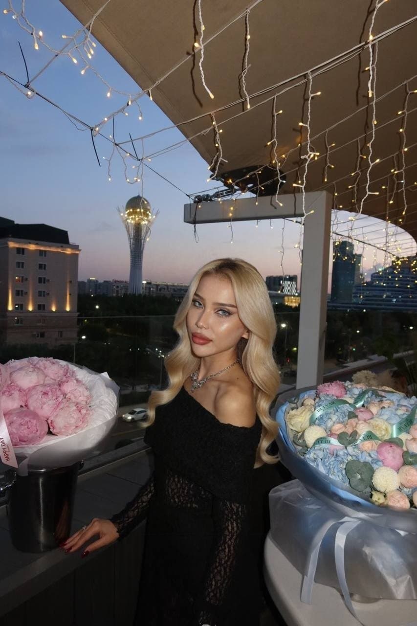 Aruzhan, 18, escort in Astana — blonde hair, Kazakh (photo 7 of 8)
