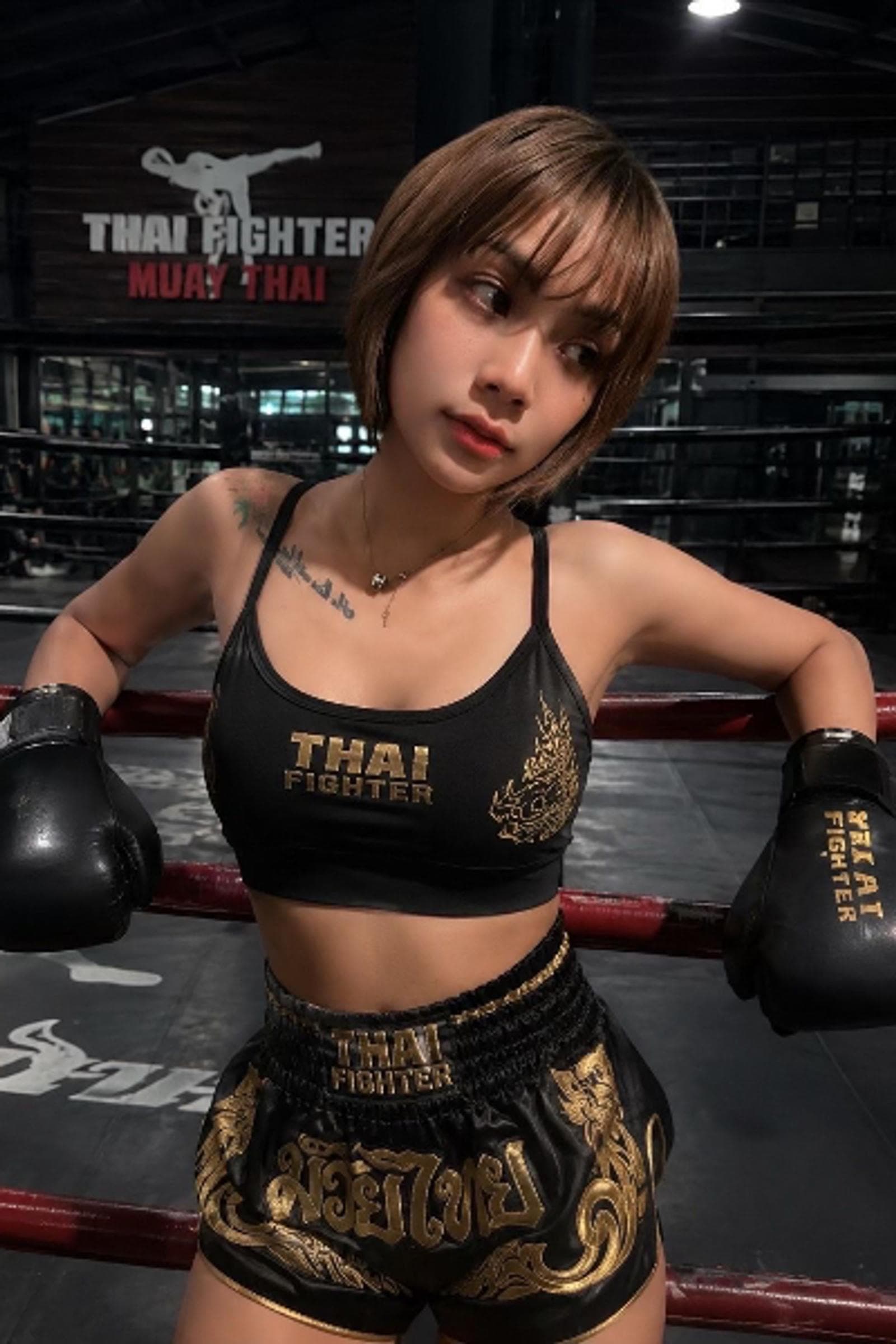 Kana, 27, escort in Hong Kong — black hair, 162 cm (photo 5 of 8)