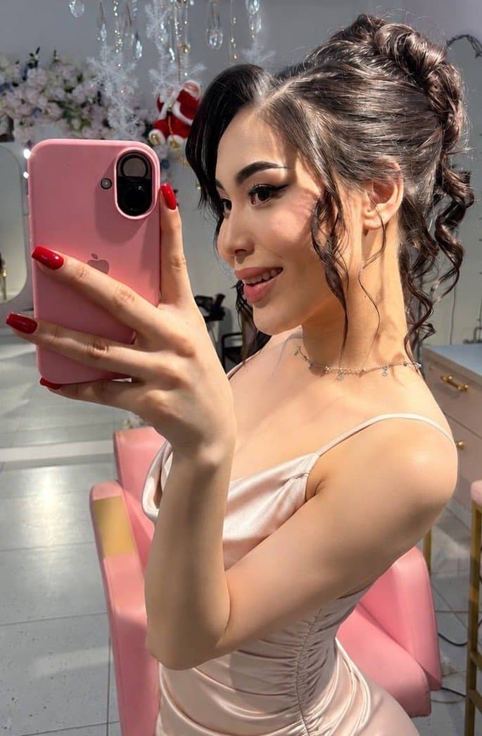Zhaniya, 26, escort in Almaty — Kazakh, 170 cm (photo 5 of 9)