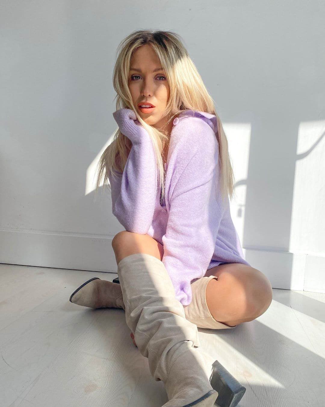 Rada, 19, escort in Moscow — blonde hair, 171 cm (photo 5 of 10)