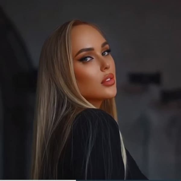 Isadora, 25, escort in Dubai (photo 2 of 4)