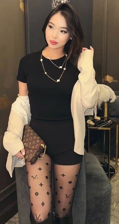 Asiya, 21, escort in Almaty — black hair, Kazakh (photo 1 of 8)