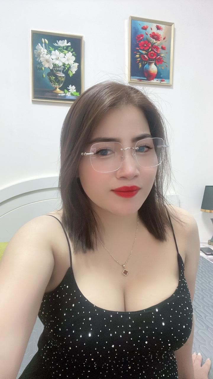 Annette, 23, escort in Dubai (photo 1 of 6)