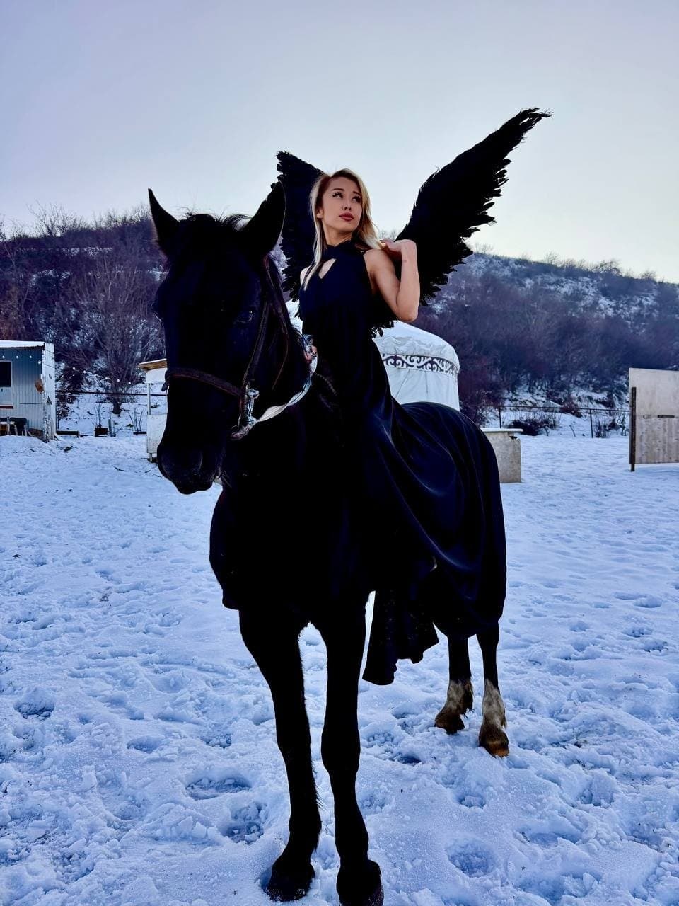 Nazerke, 23, escort in Almaty — Kazakh, 168 cm (photo 5 of 9)