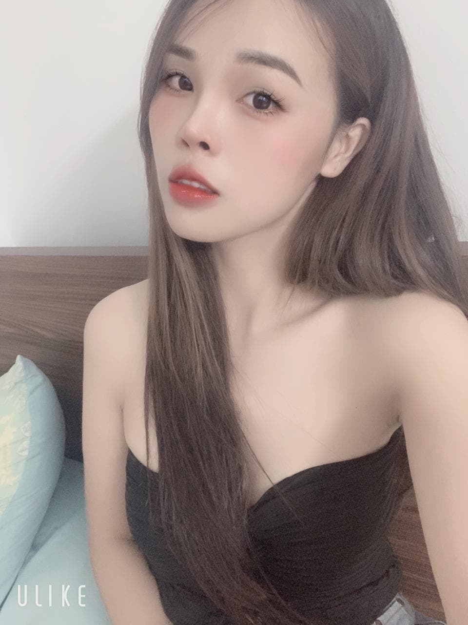 Van, 23, escort in Dubai — Vietnamese (photo 2 of 7)