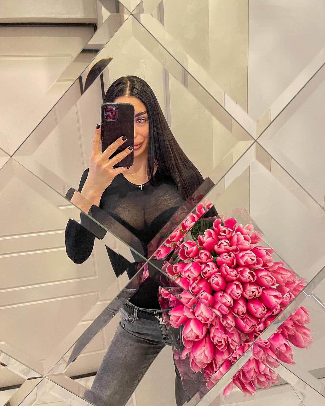 Flora, 27, escort in Dubai — Russian (photo 5 of 7)