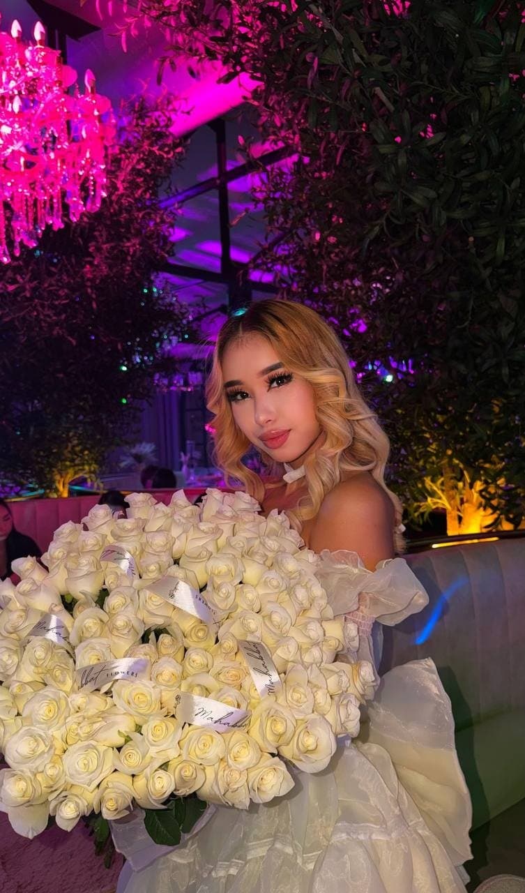 Nazerke, 23, escort in Almaty — Kazakh, 168 cm (photo 8 of 9)