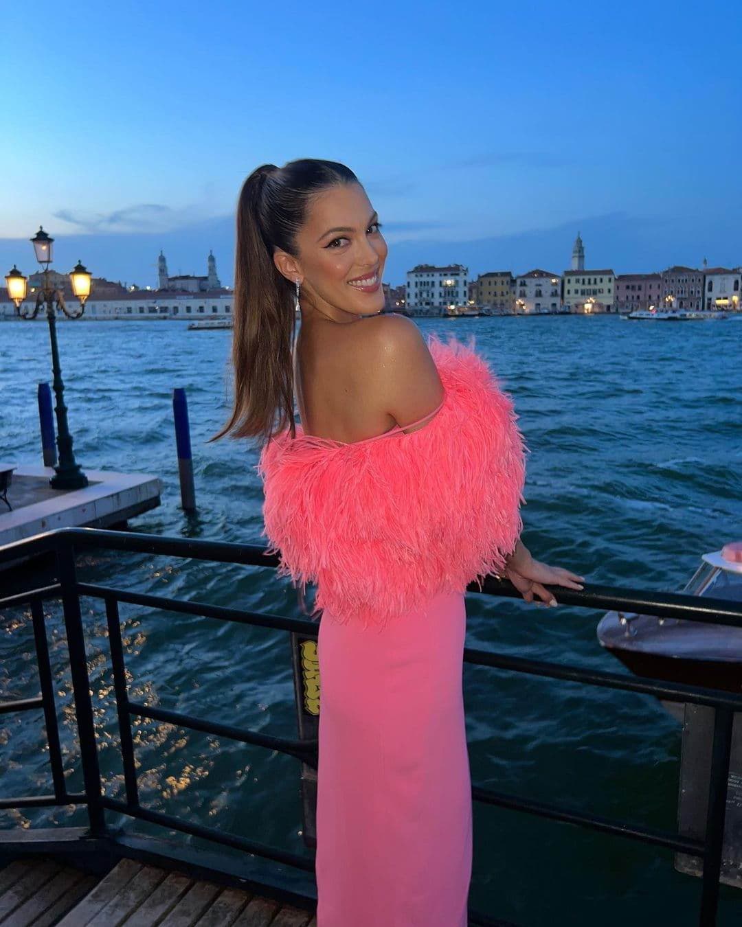 Zoriana, 26, escort in Moscow — brown hair, 182 cm (photo 7 of 10)