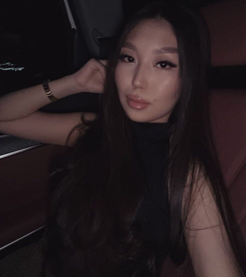 Anel, 26, escort in Almaty — brown hair, Kazakh (photo 7 of 8)