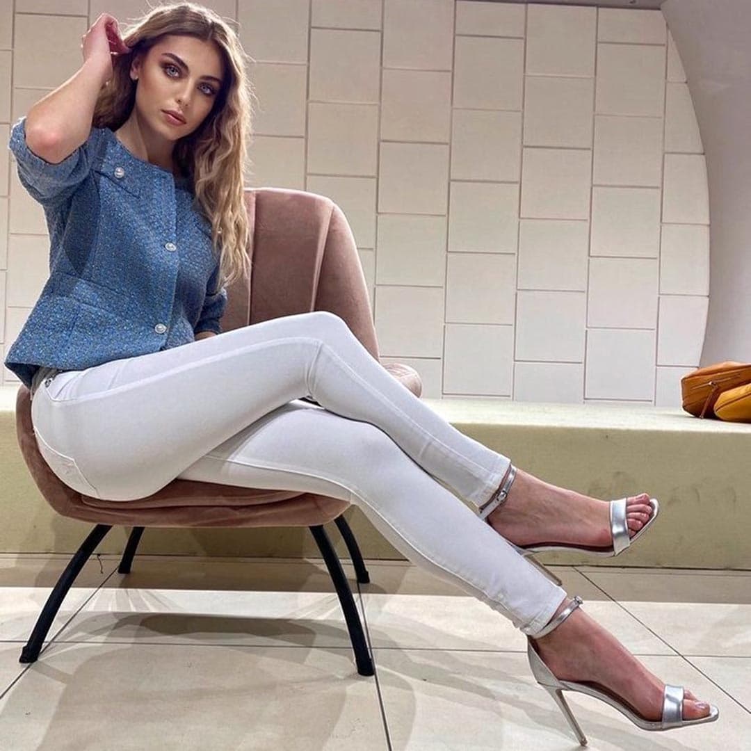 Sabrina, 20, escort in Moscow — blonde hair, 175 cm (photo 1 of 10)