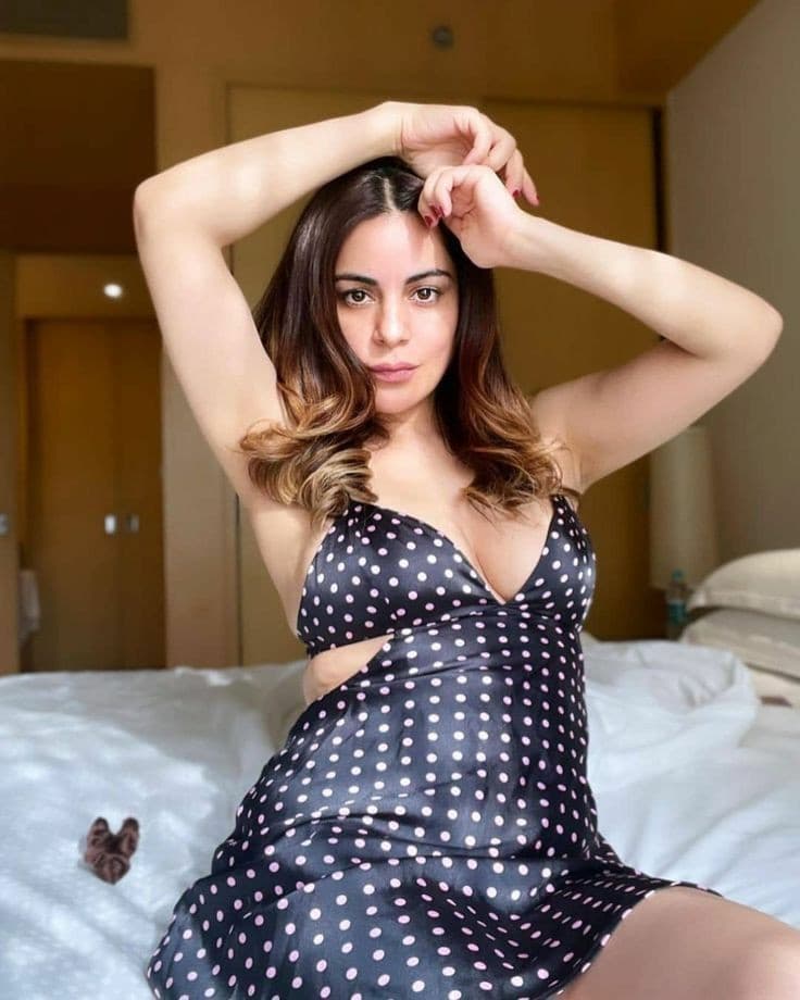 Susie, 24, escort in Dubai (photo 8 of 10)