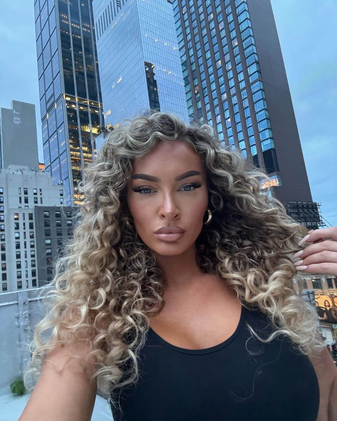 Giselle, 24, escort in Moscow — 173 cm, blonde hair (photo 2 of 10)