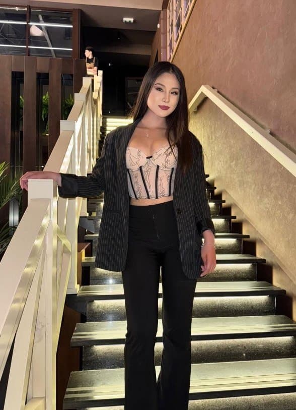Damira, 18, escort in Almaty — Kazakh, 167 cm (photo 8 of 8)