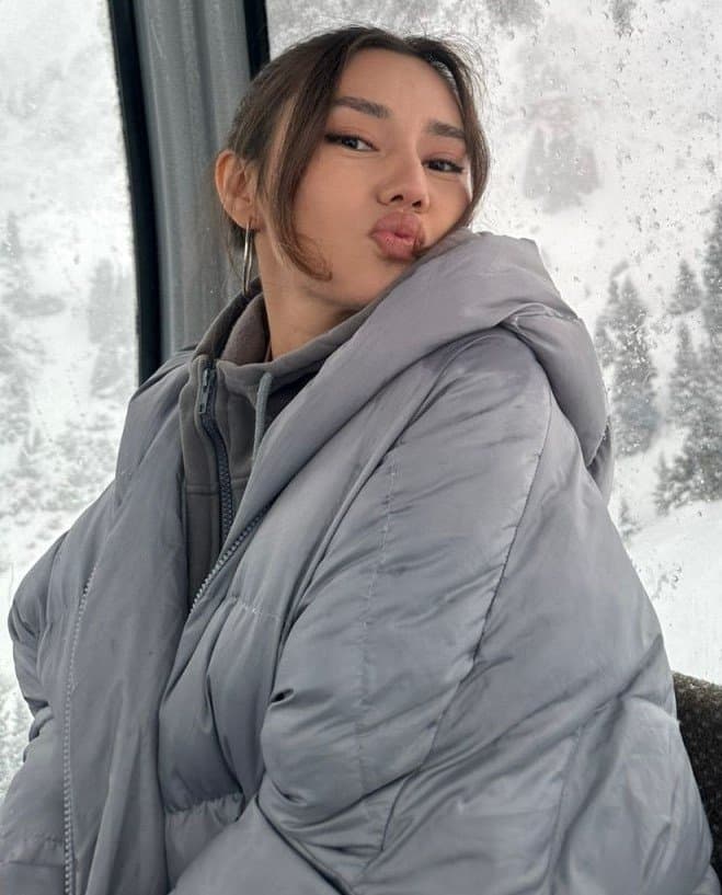 Ayaulym, 27, escort in Almaty — 160 cm, brown hair (photo 6 of 9)