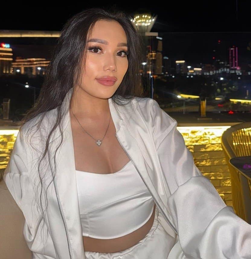 Aigul, 22, escort in Almaty — 162 cm, brown hair (photo 3 of 8)