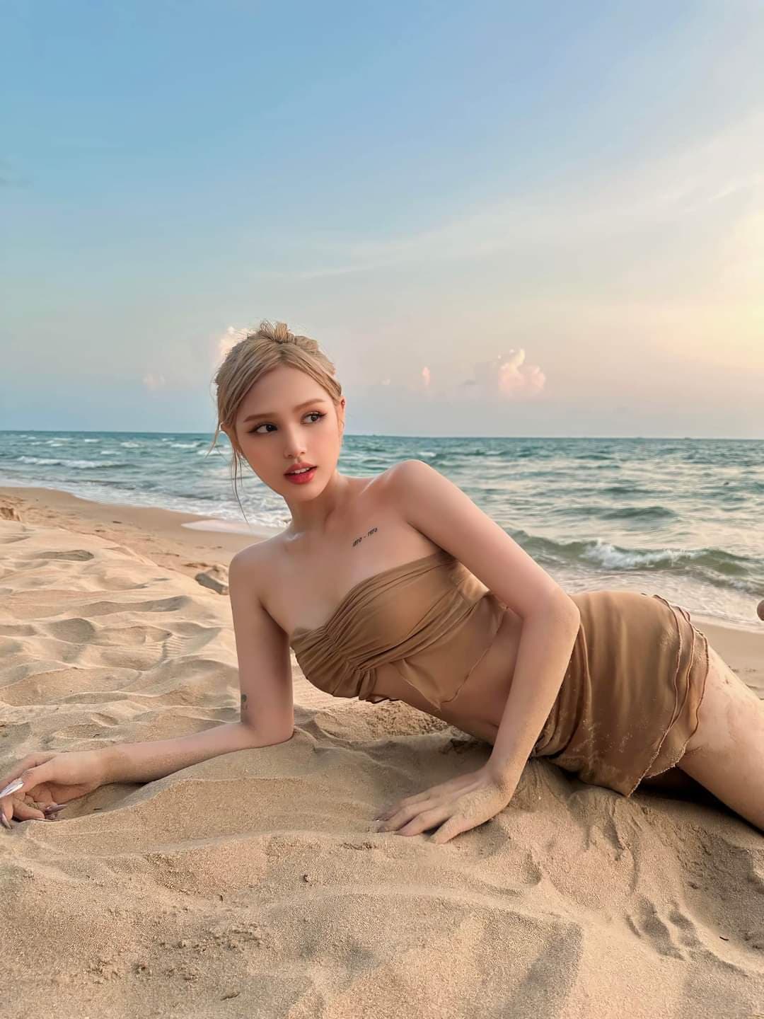 Janelle, 24, escort in Dubai — Vietnamese (photo 4 of 10)