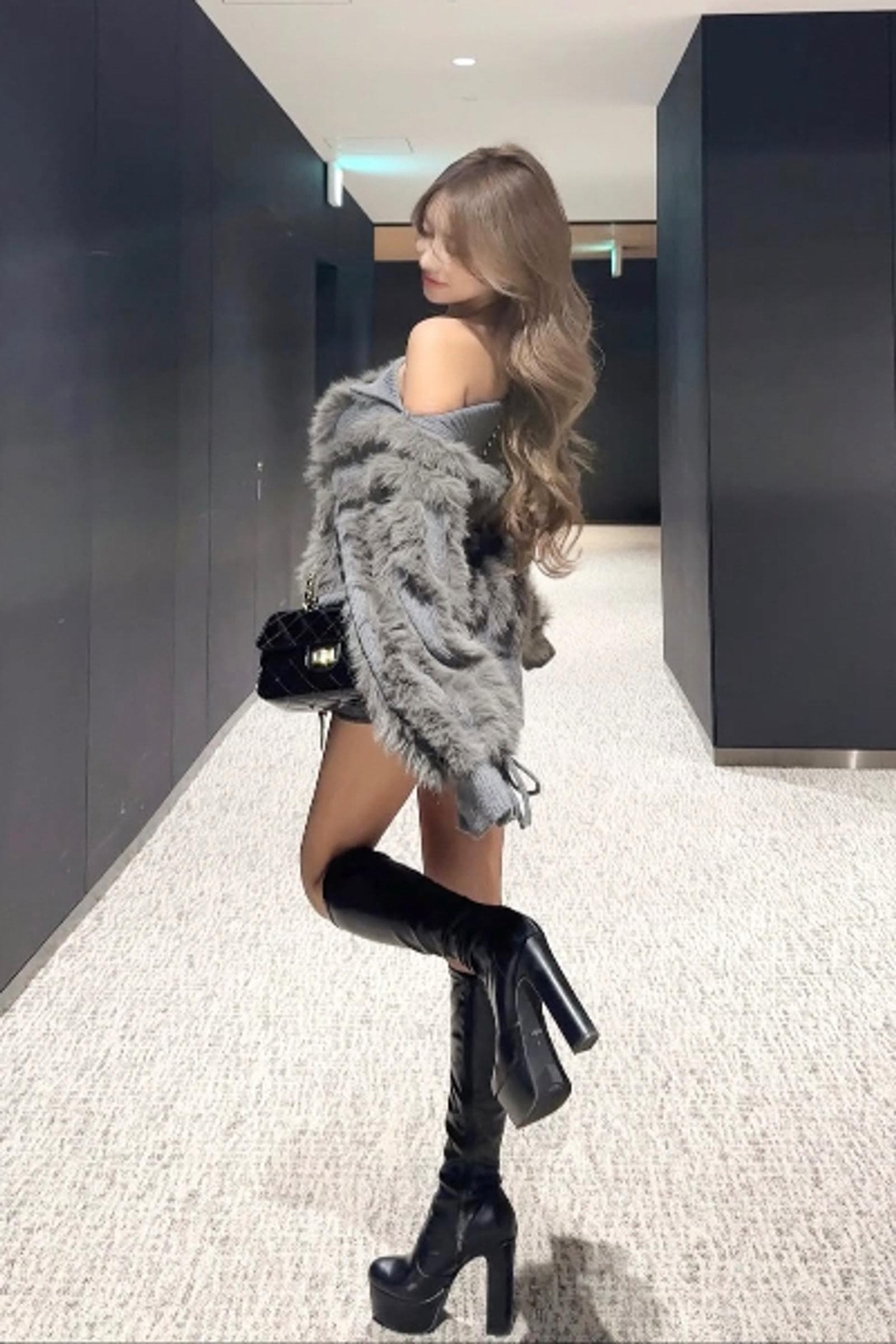 Sana, 22, escort in Hong Kong — 162 cm, brown hair (photo 6 of 8)