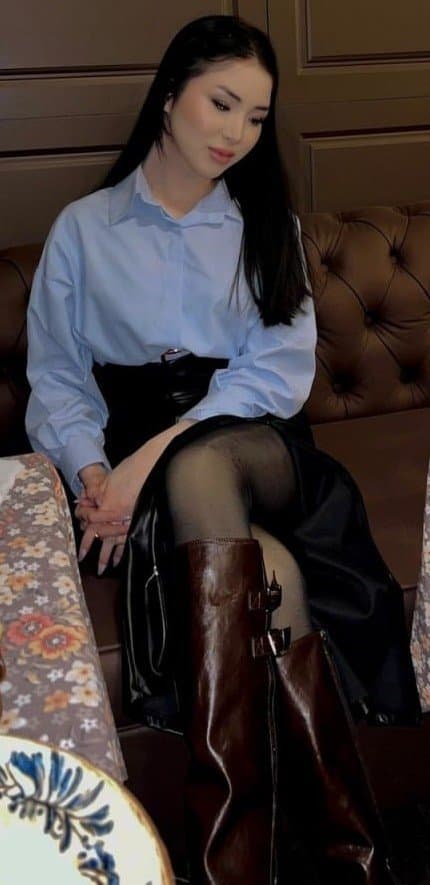 Arzu, 20, escort in Almaty — brown hair, Kazakh (photo 7 of 11)