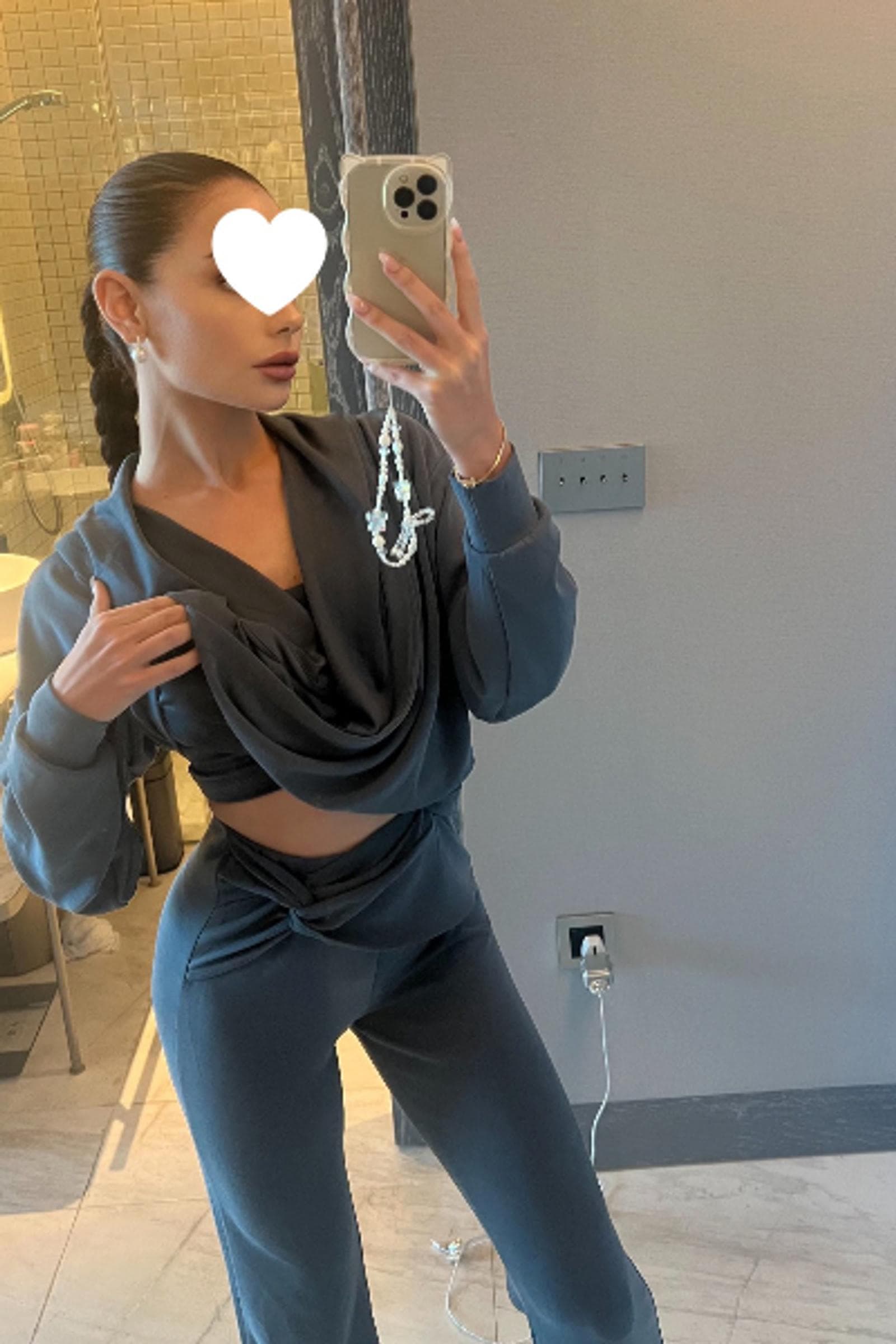 Raina, 25, escort in Hong Kong — 164 cm, brown hair (photo 4 of 8)