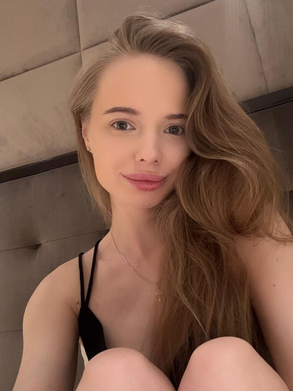 Aiganym, 25, escort in Almaty — 172 cm, brown hair (photo 12 of 13)