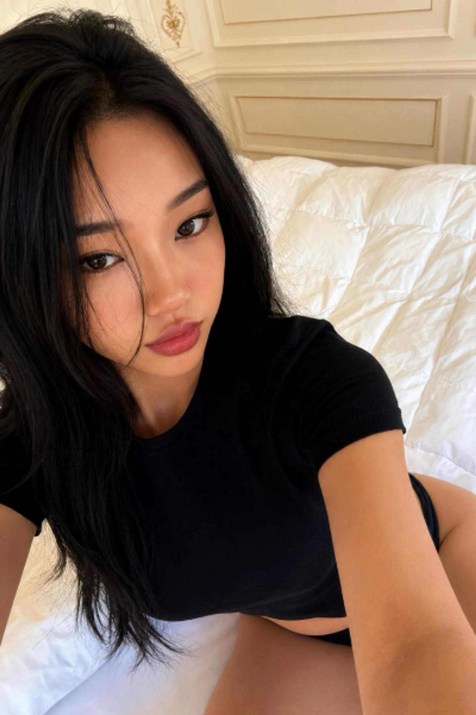 Hina, 22, escort in Hong Kong — 162 cm, black hair (photo 2 of 7)