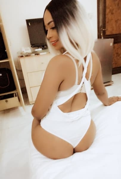Ainhoa, 28, escort in Dubai — Dominican (photo 1 of 5)