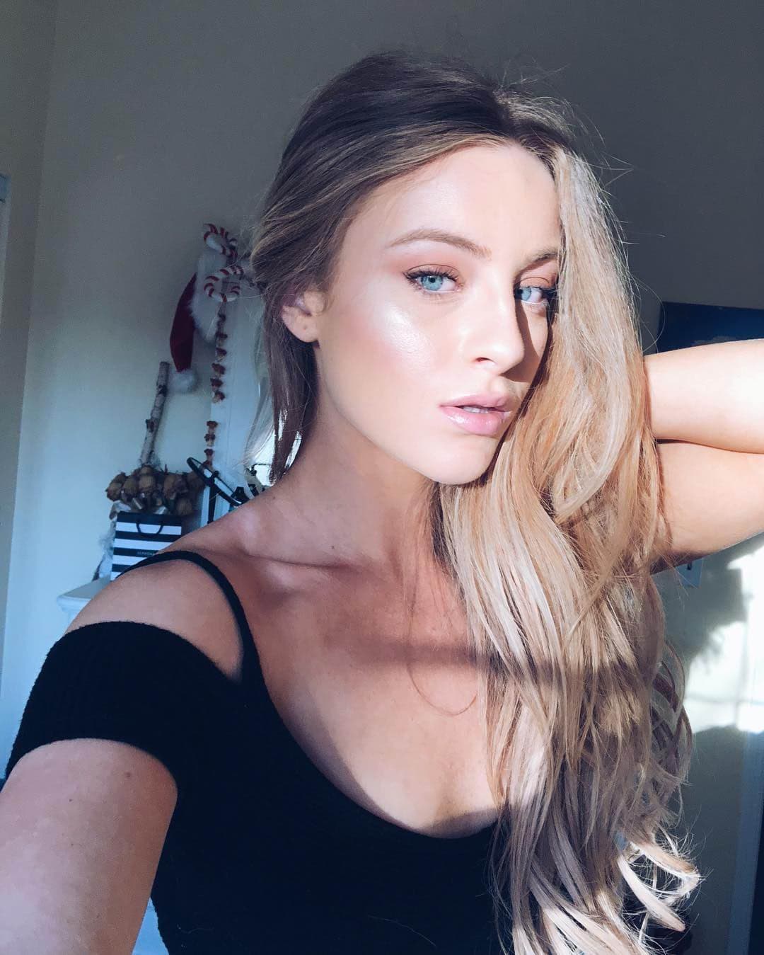 Jolien, 18, escort in Moscow — 171 cm, blonde hair (photo 2 of 10)