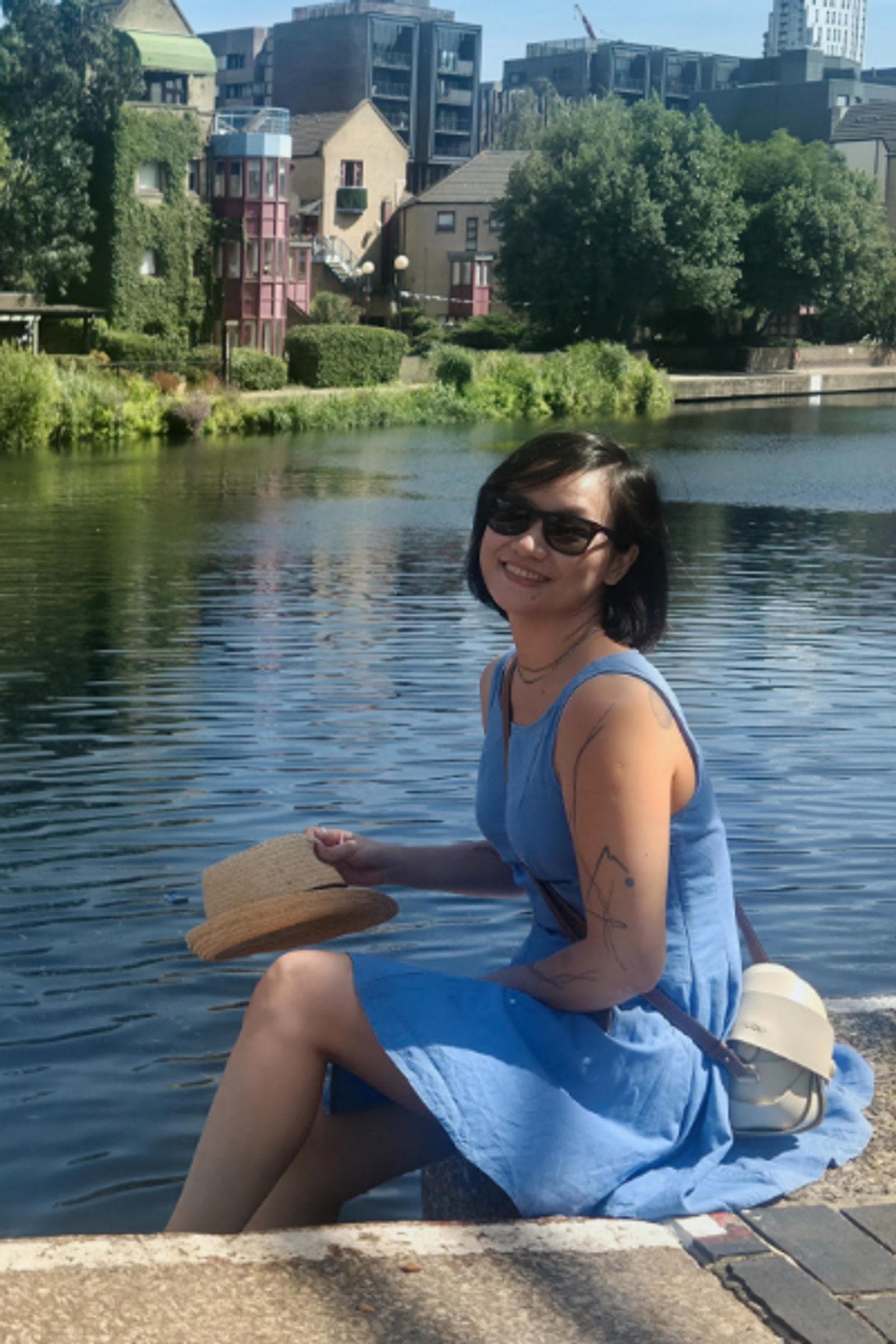 Charline, 35, escort in Hong Kong — black hair, 162 cm (photo 3 of 3)