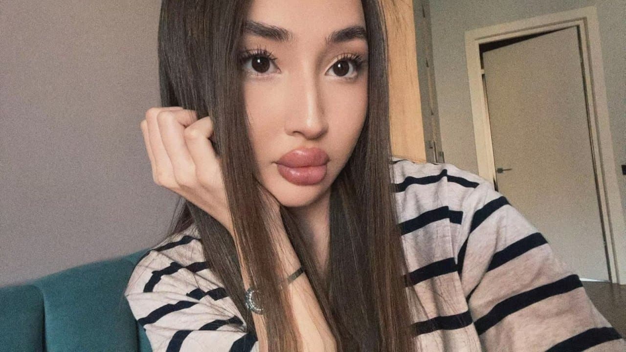 Aliya, 20, escort in Astana — brown hair, Kazakh (photo 7 of 9)