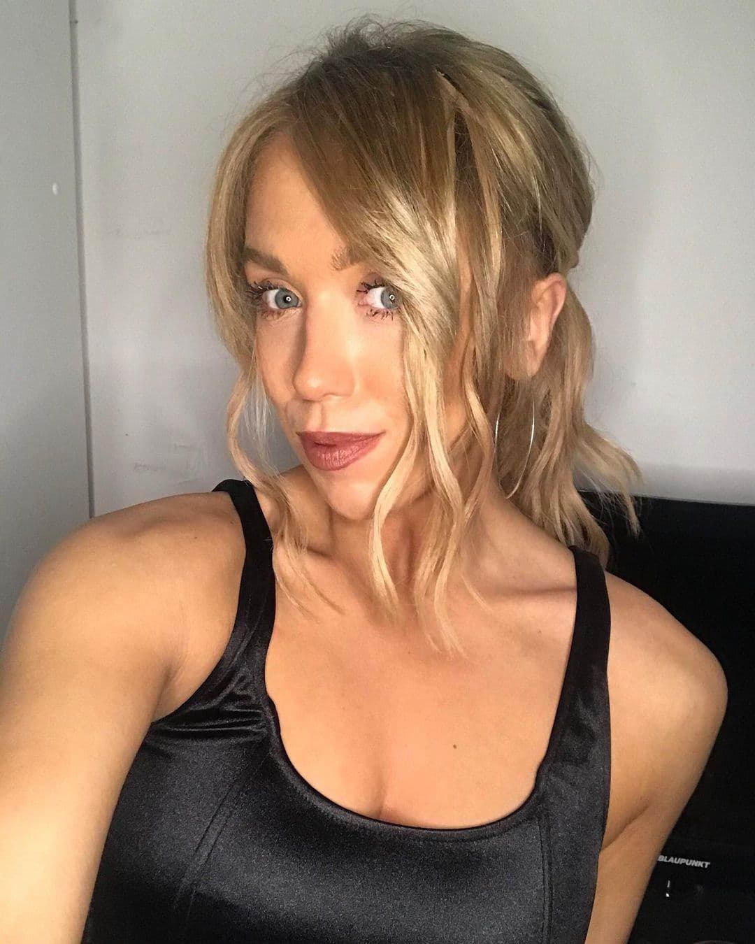 Rada, 19, escort in Moscow — 171 cm, blonde hair (photo 2 of 10)