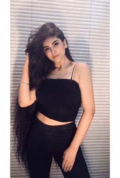 Virginie, 22, escort in Dubai (photo 8 of 10)